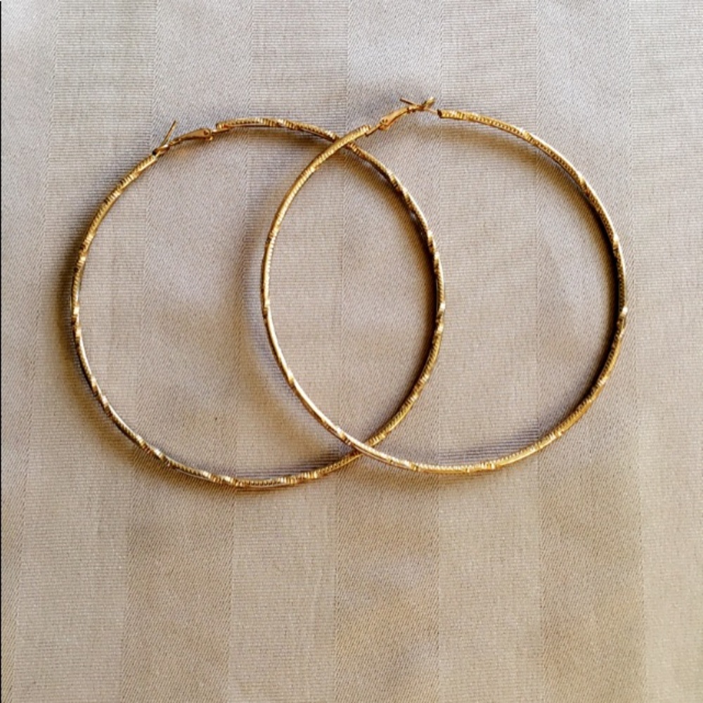 Gold hoops 💫 - Picture 3 of 3